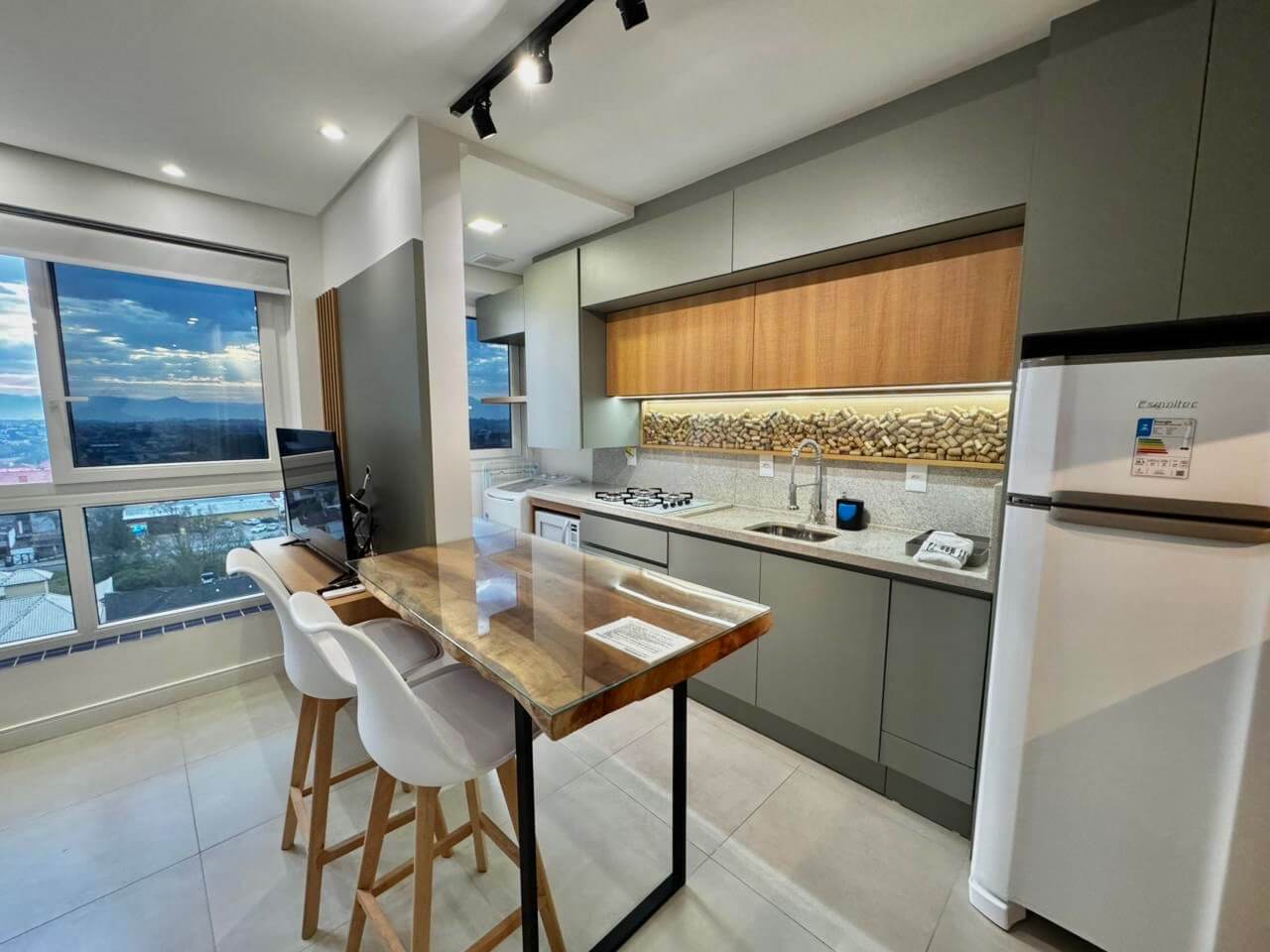 8f7c3228-7599-4733-8d87-ff9799ffad44